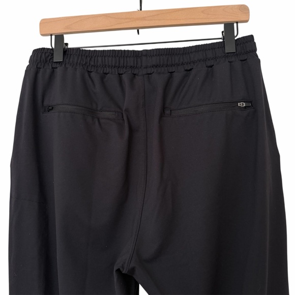 VUORI Sunday Performance Jogger in Black - Like New, Size Large - Picture 9 of 15
